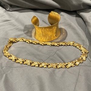 Bracelet and necklace bundle